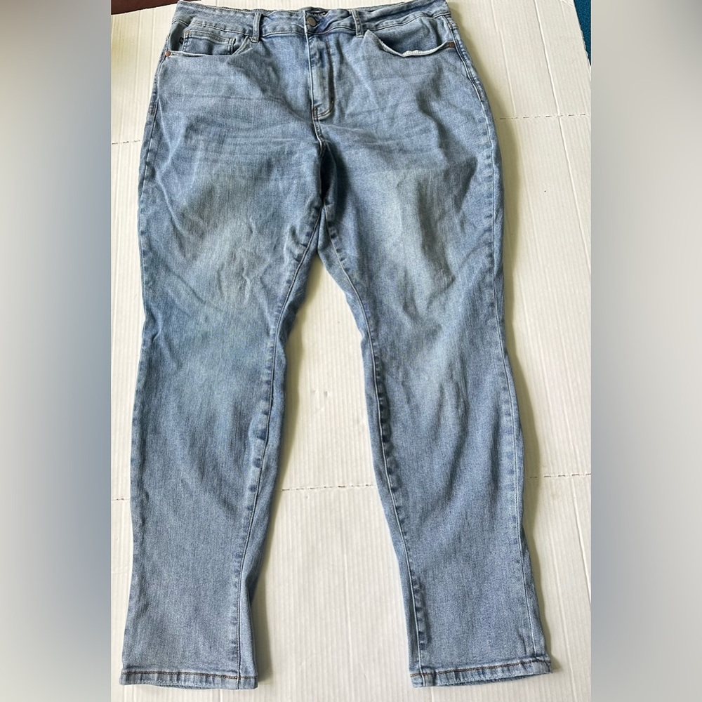 Judy Blue Light Blue Boyfriend Jeans